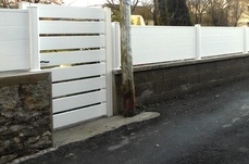 Modèle Ile de Ré

Portail coulissant PVC cadre apparent motorisé (avec kit d'alimentation solaire et télécommandes) - coloris Blanc - ht 1670mm x large 4500mm - lames larges horizontales 160mm

Portillon 1 vantail battant - ht 1540mm x large 1040mm 

Clôture PVC cadre intégré modèle Perrello - lames horizontales 150 mm - coloris Blanc